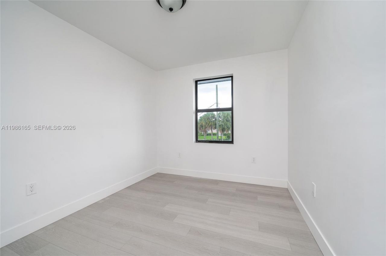 528 NW 13th St, Florida City, FL 33034 Photo