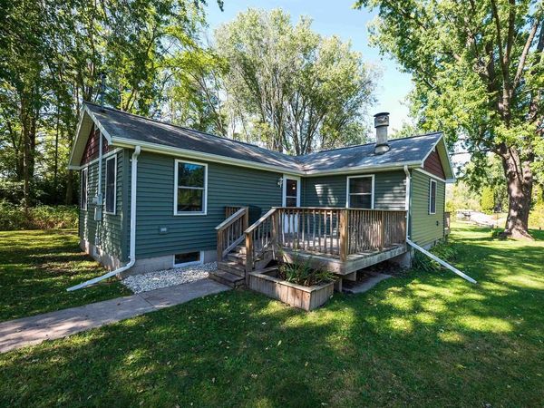 8096 CHANNEL LANE, Omro, WI 54963