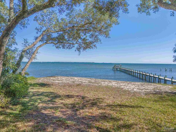 255 Bayshore Dr, Pensacola, FL 32507
