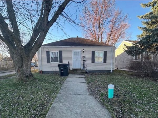 13501 Carrington Avenue , Cleveland, OH 44135