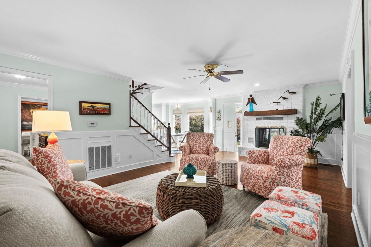 64 Middle Gate Rd. Photo 11