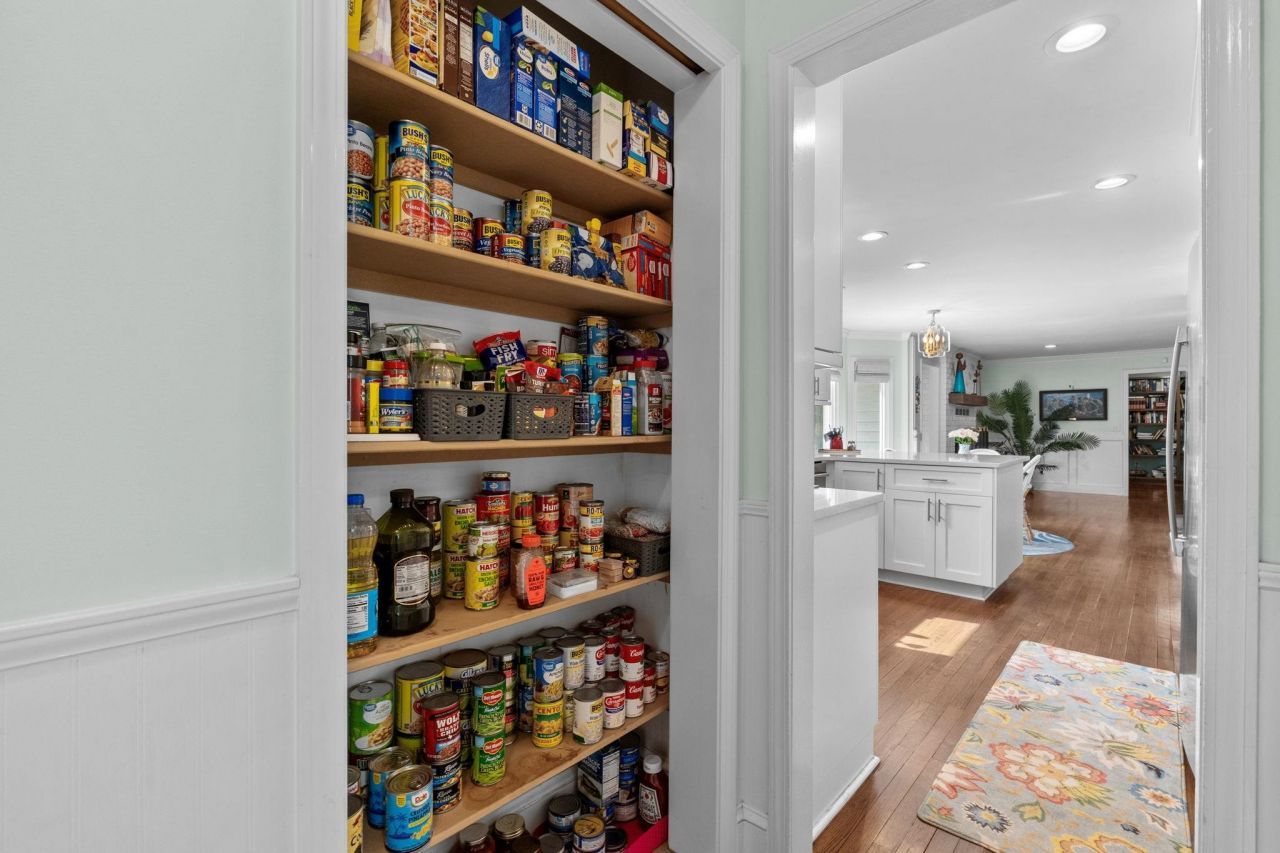 64 Middle Gate Rd. Photo 17