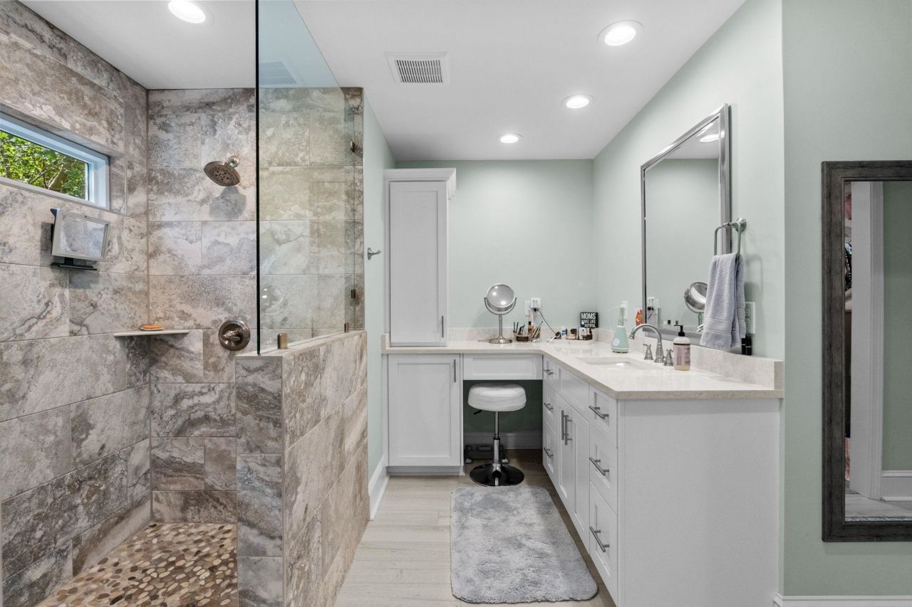 64 Middle Gate Rd. Photo 23