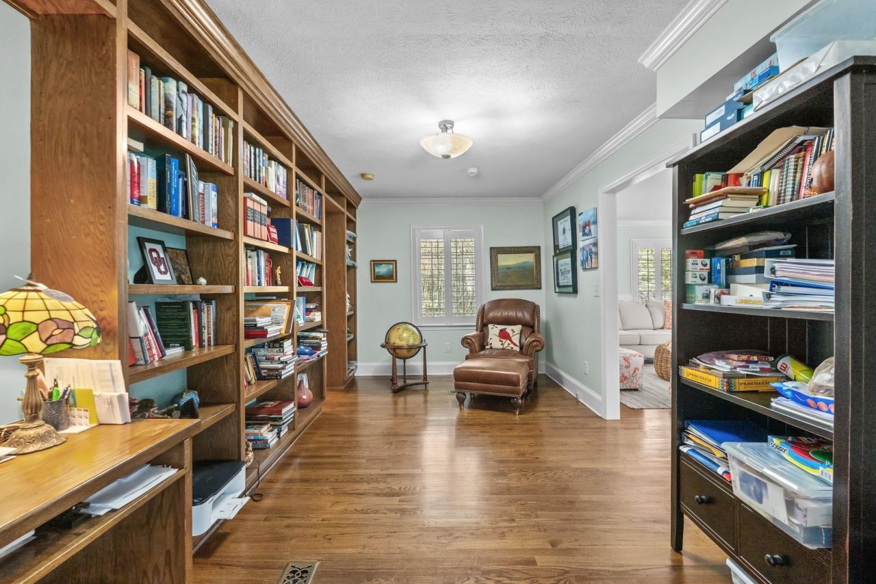 64 Middle Gate Rd. Photo 25