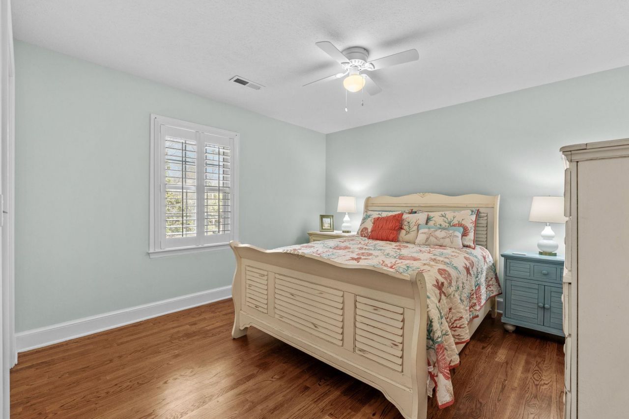 64 Middle Gate Rd. Photo 32