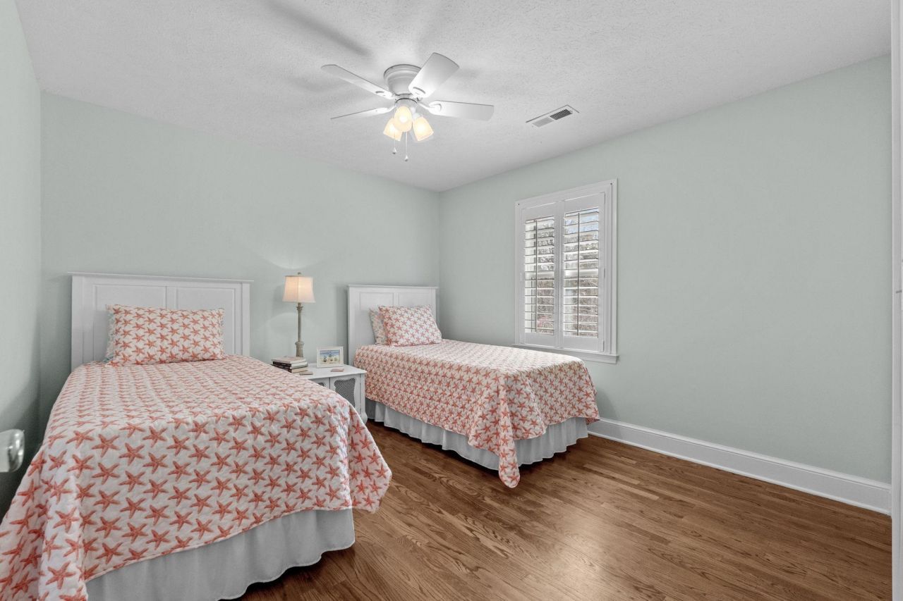 64 Middle Gate Rd. Photo 33