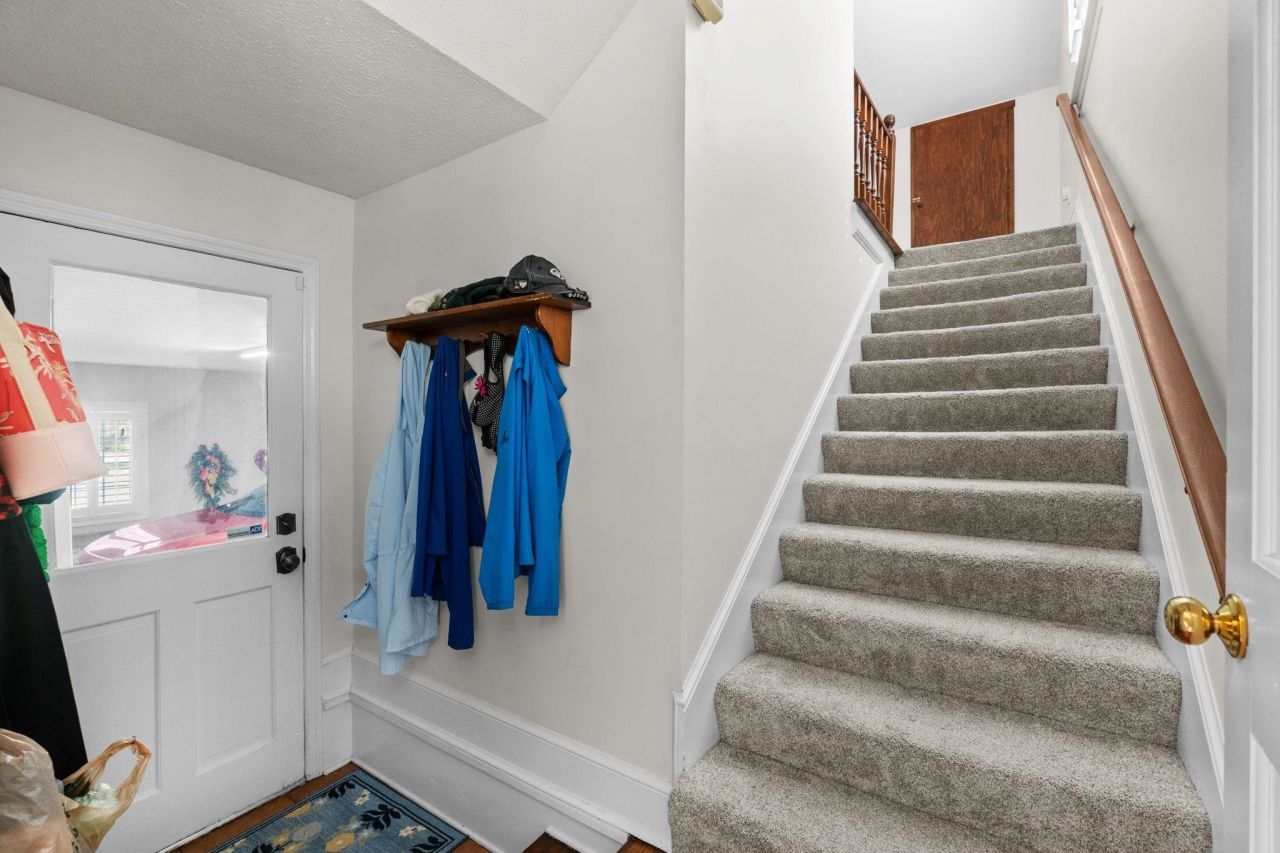 64 Middle Gate Rd. Photo 36