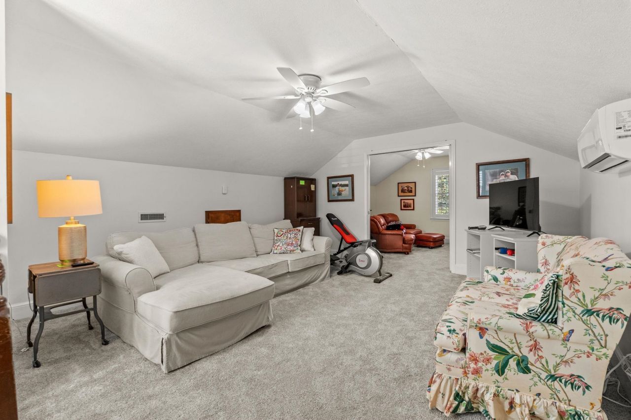 64 Middle Gate Rd. Photo 37