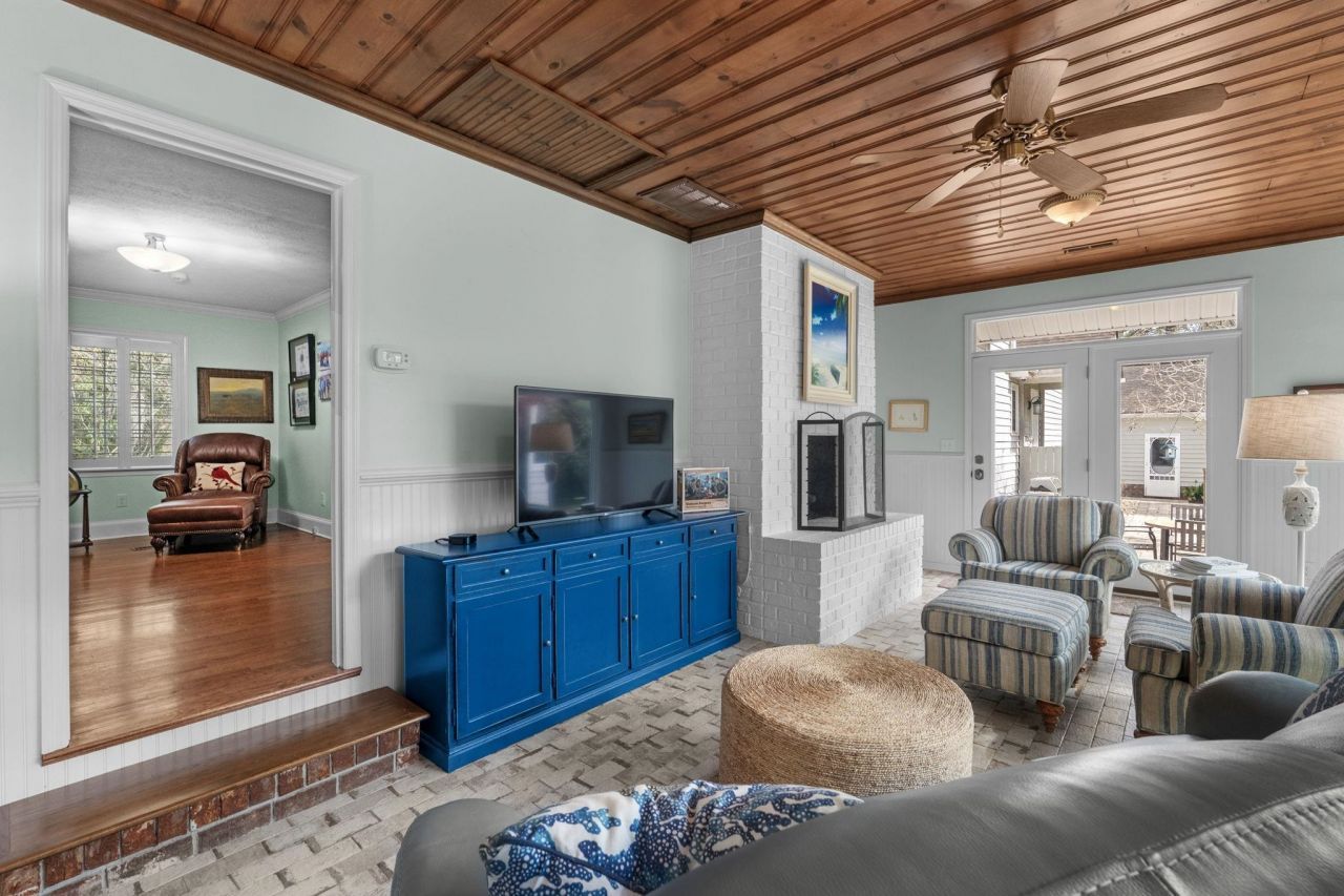 64 Middle Gate Rd. Photo 42