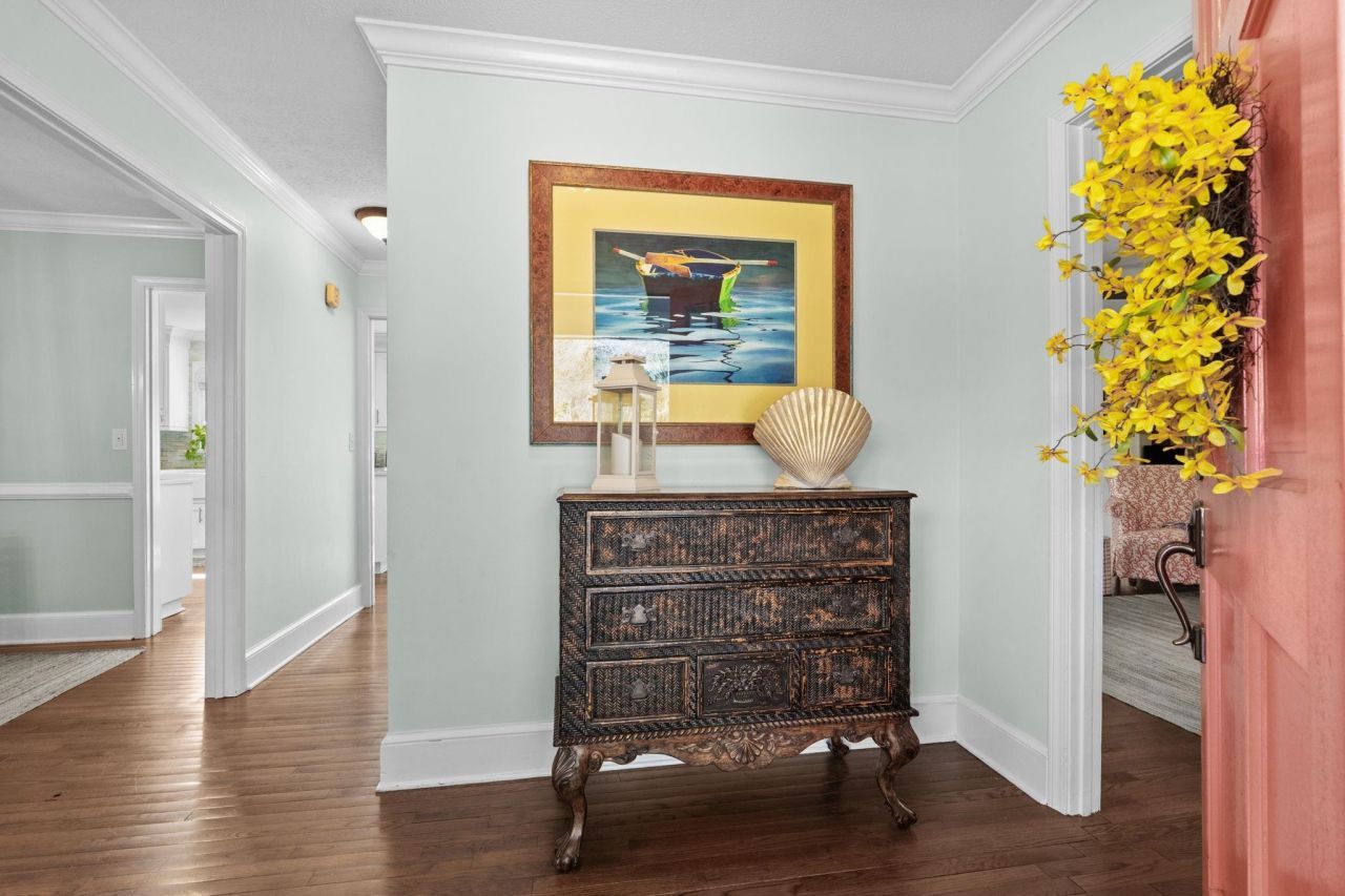 64 Middle Gate Rd. Photo 7