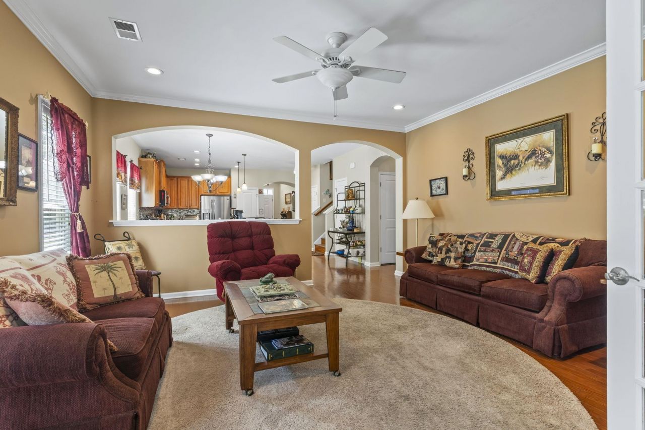 208 Simplicity Dr. Photo 4