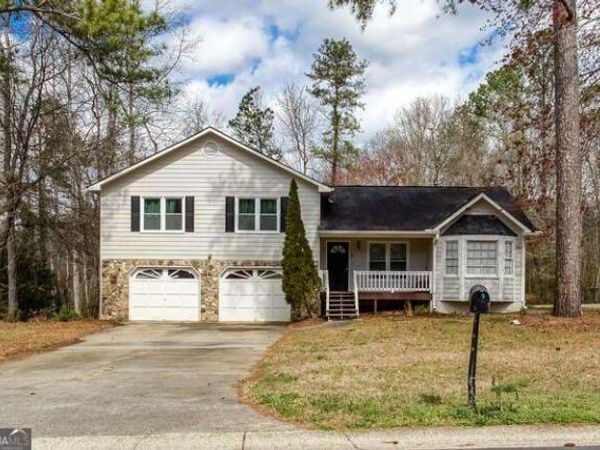 563 Presidential Drive, Dallas, GA 30157