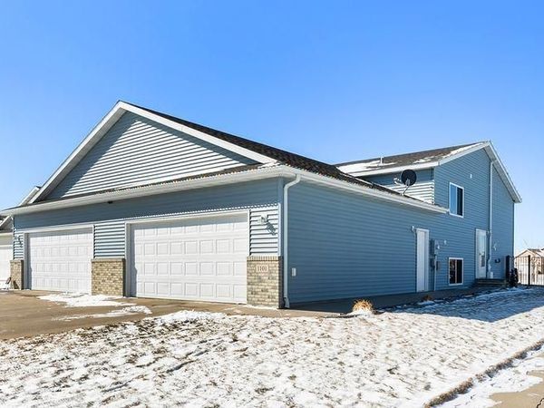 1101 39th Avenue S, Moorhead, MN 56560