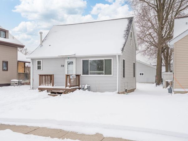 719 Nicollet Avenue, North Mankato, MN 56003