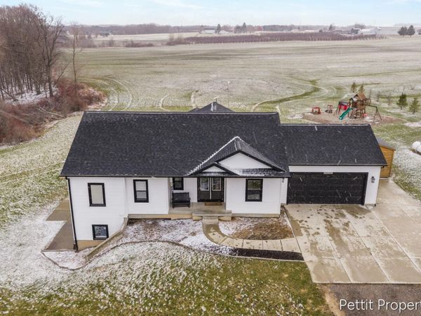 21650 Centennial Drive, Conklin, MI 49403