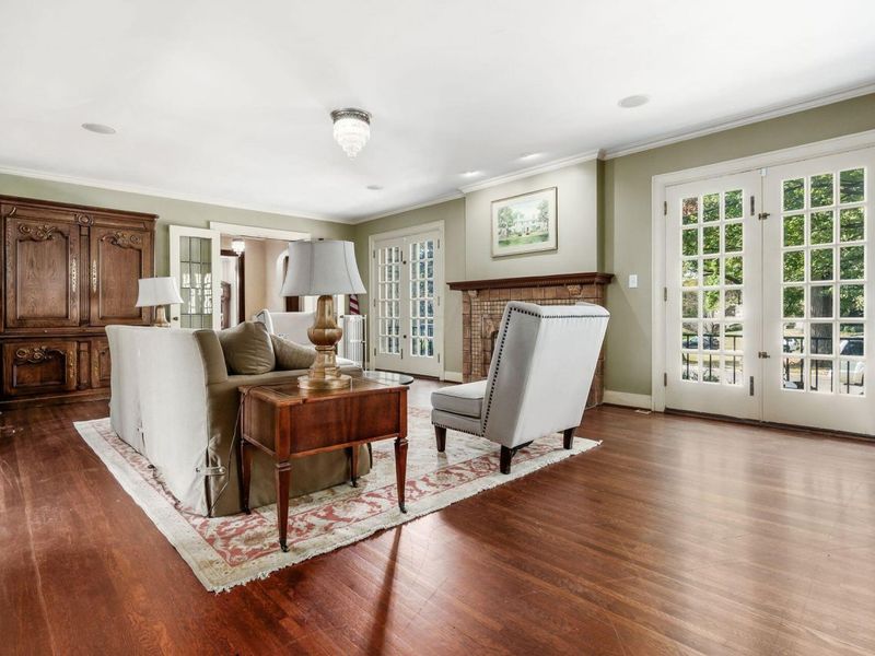 2165 S Parkway Drive , Columbus, OH 43221 Photo 19