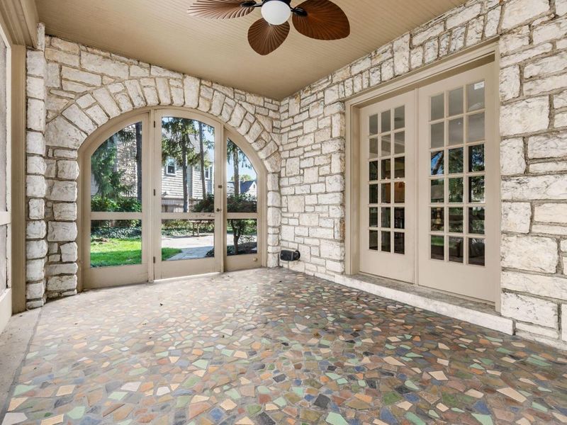 2165 S Parkway Drive , Columbus, OH 43221 Photo 21