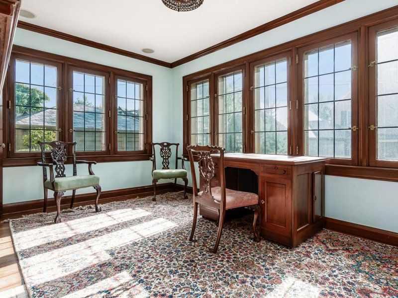 2165 S Parkway Drive , Columbus, OH 43221 Photo 27