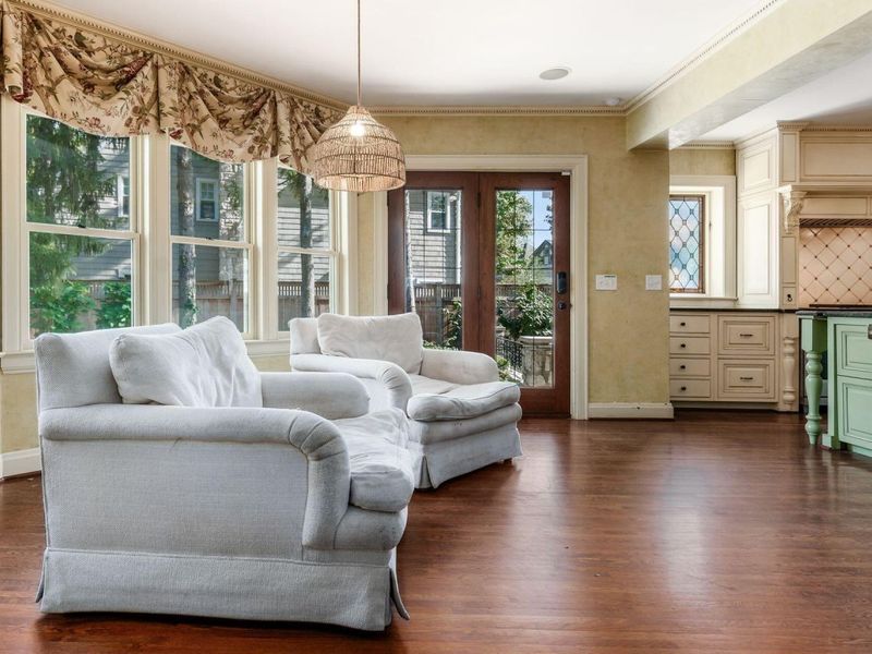 2165 S Parkway Drive , Columbus, OH 43221 Photo 32