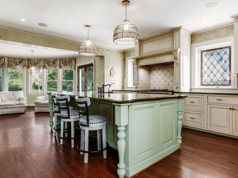 2165 S Parkway Drive , Columbus, OH 43221 Photo 39