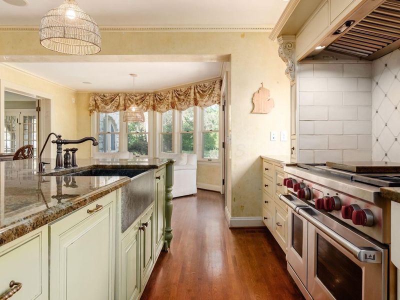 2165 S Parkway Drive , Columbus, OH 43221 Photo 41