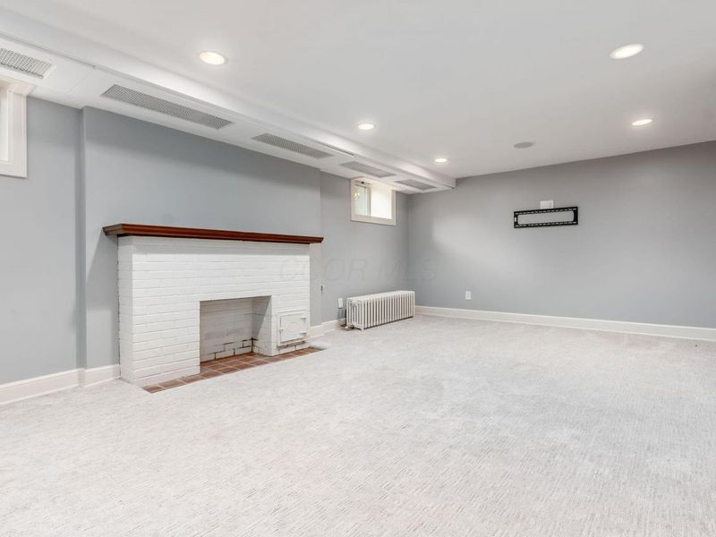 2165 S Parkway Drive , Columbus, OH 43221 Photo 47