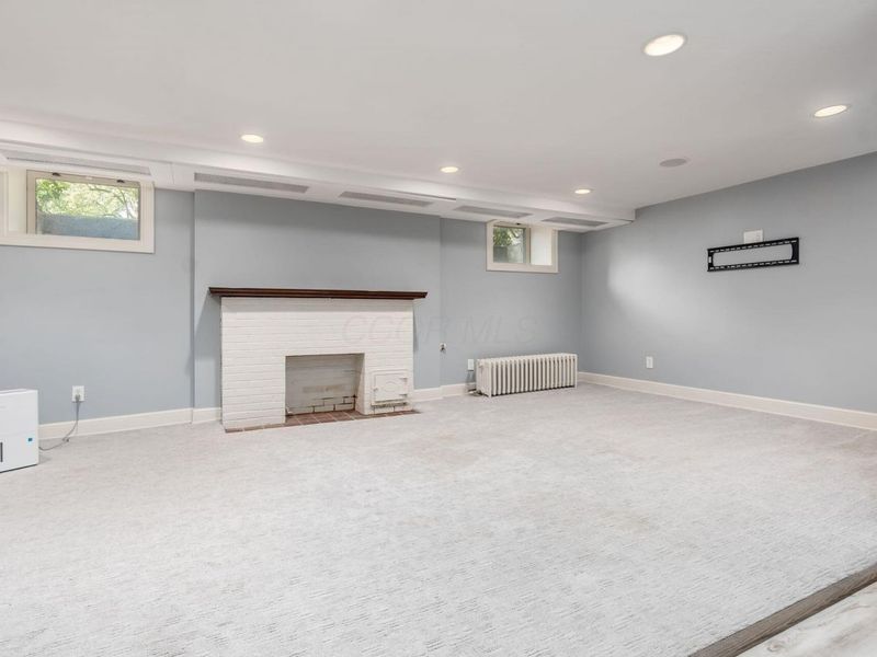 2165 S Parkway Drive , Columbus, OH 43221 Photo 48