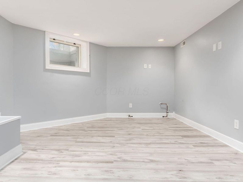 2165 S Parkway Drive , Columbus, OH 43221 Photo 51