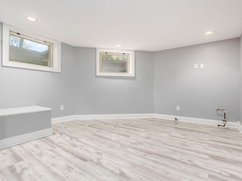 2165 S Parkway Drive , Columbus, OH 43221 Photo 52