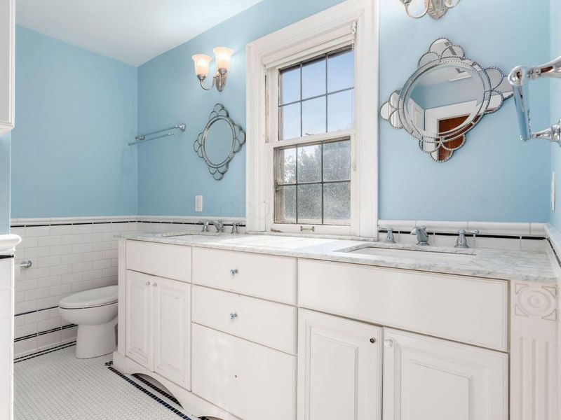 2165 S Parkway Drive , Columbus, OH 43221 Photo 61