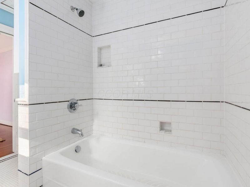 2165 S Parkway Drive , Columbus, OH 43221 Photo 62