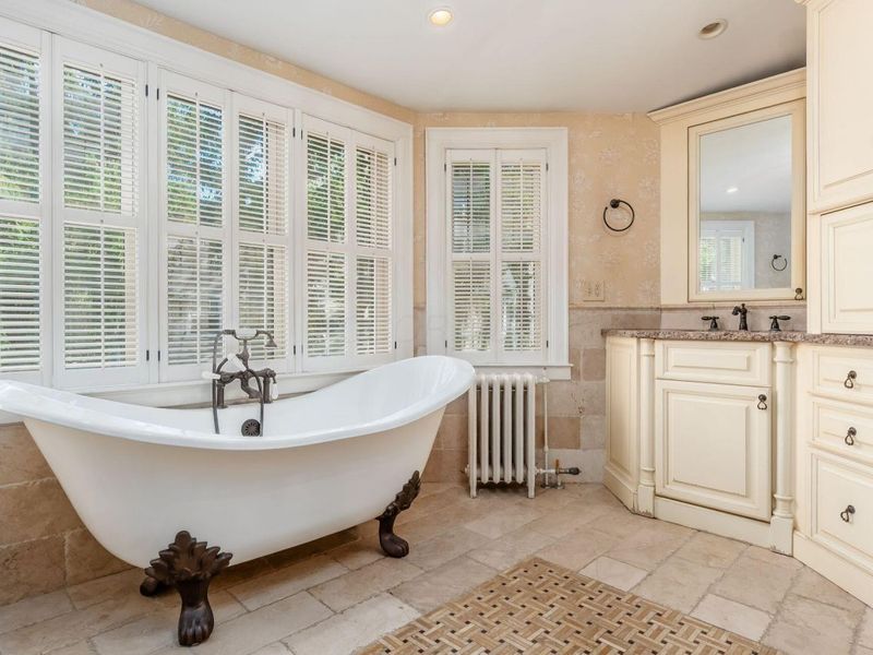 2165 S Parkway Drive , Columbus, OH 43221 Photo 79