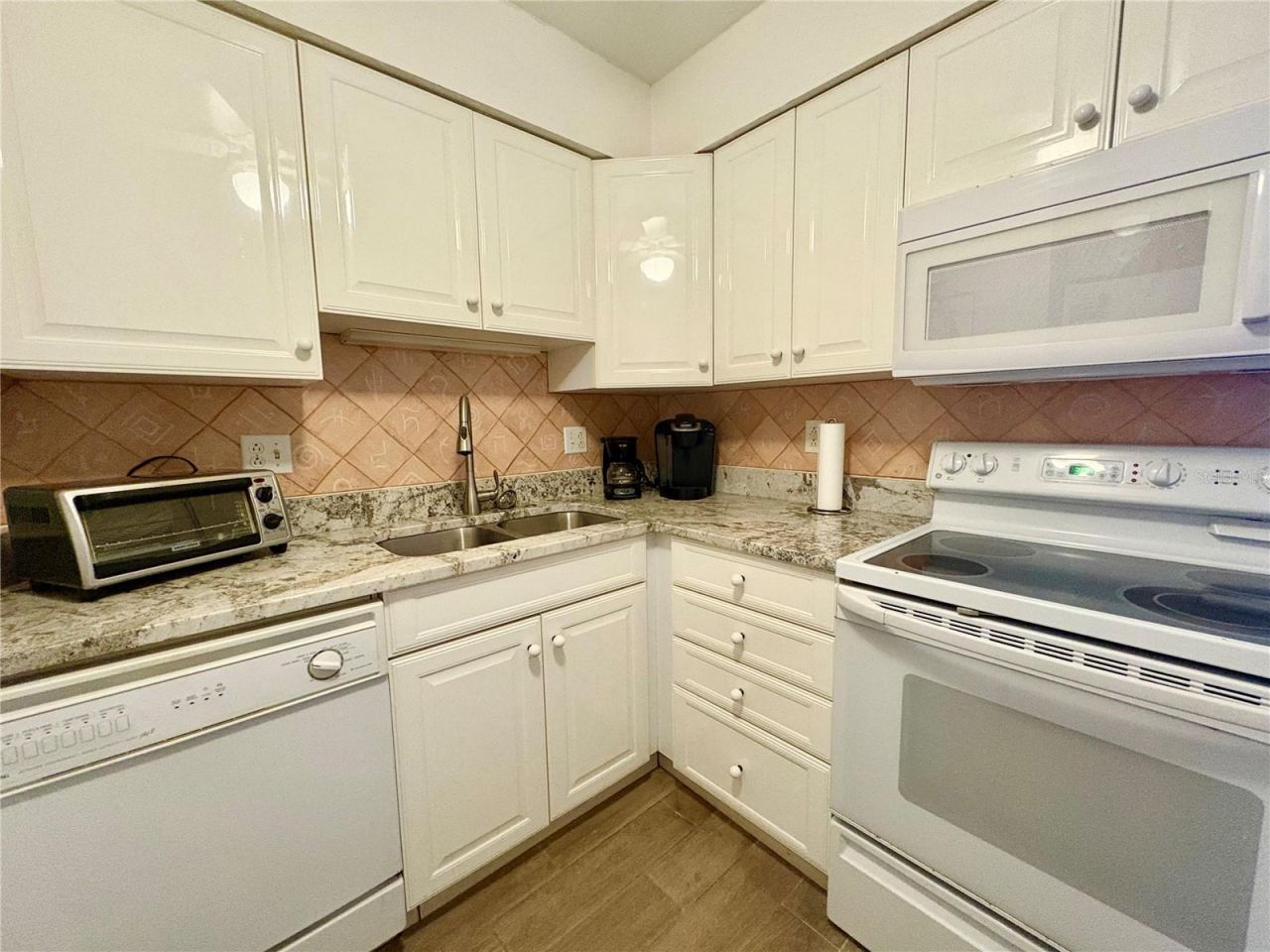 722 S Blvd Of The Presidents , Unit 105, Sarasota, FL 34236 Photo