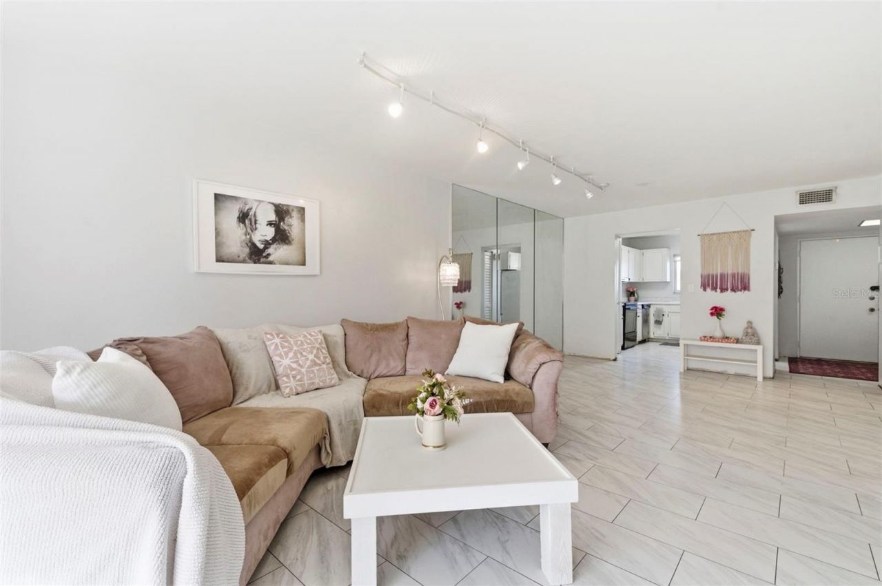 4595 Chancellor Street Ne, Unit 227, Saint Petersburg, FL 33703 Photo