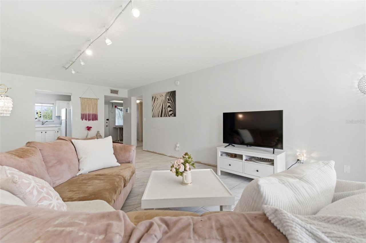 4595 Chancellor Street Ne, Unit 227, Saint Petersburg, FL 33703 Photo