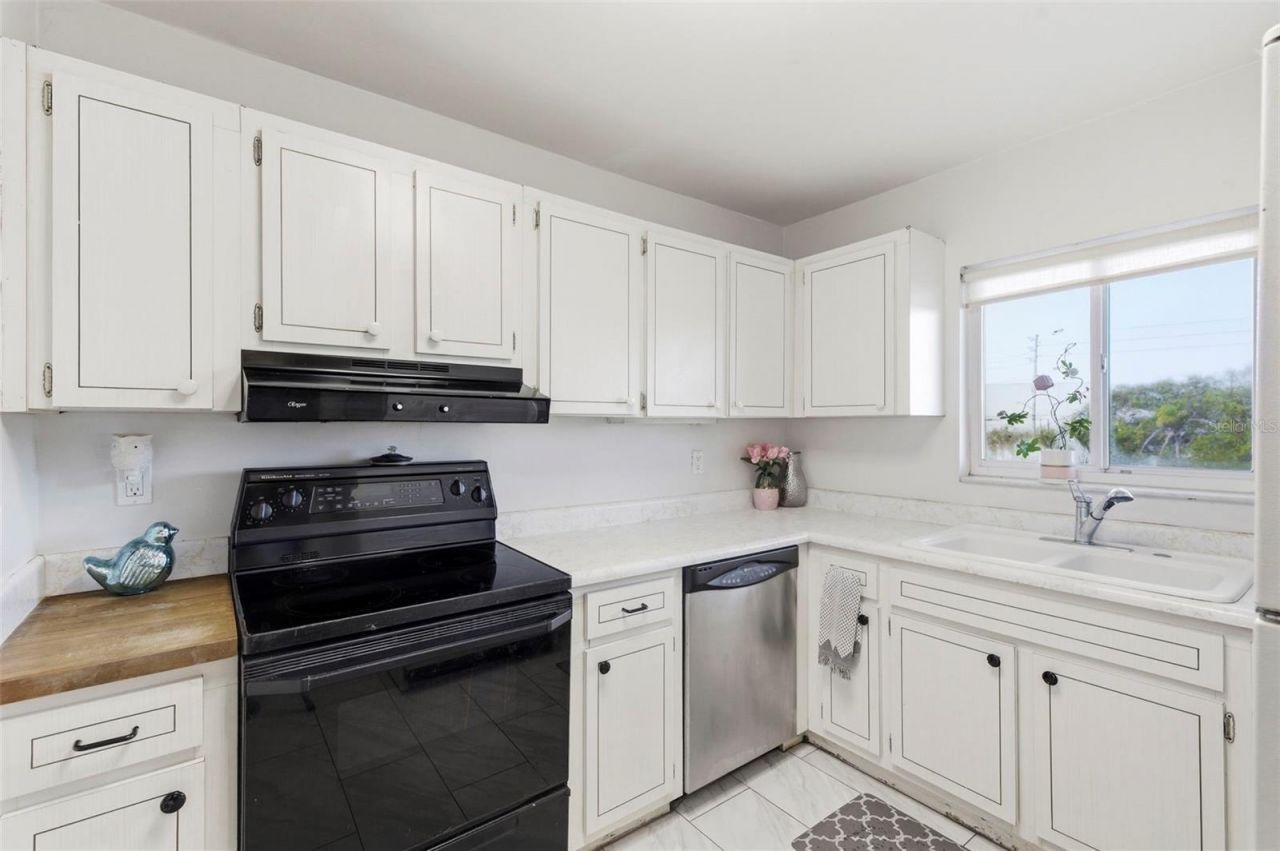 4595 Chancellor Street Ne, Unit 227, Saint Petersburg, FL 33703 Photo