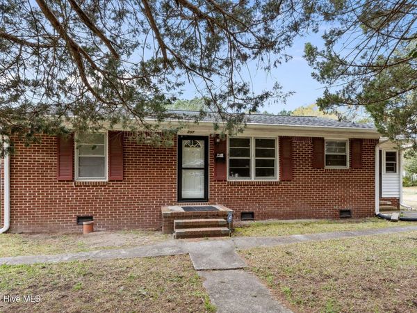 207 S Cherry Lane, Windsor, NC 27983