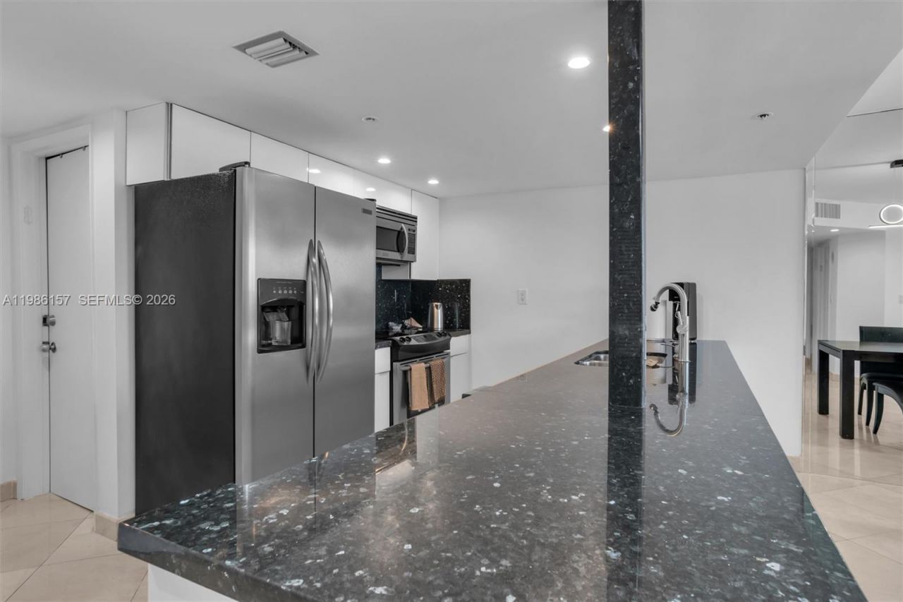 1717 N Bayshore Dr, Unit A-3332, Miami, FL 33132 Photo