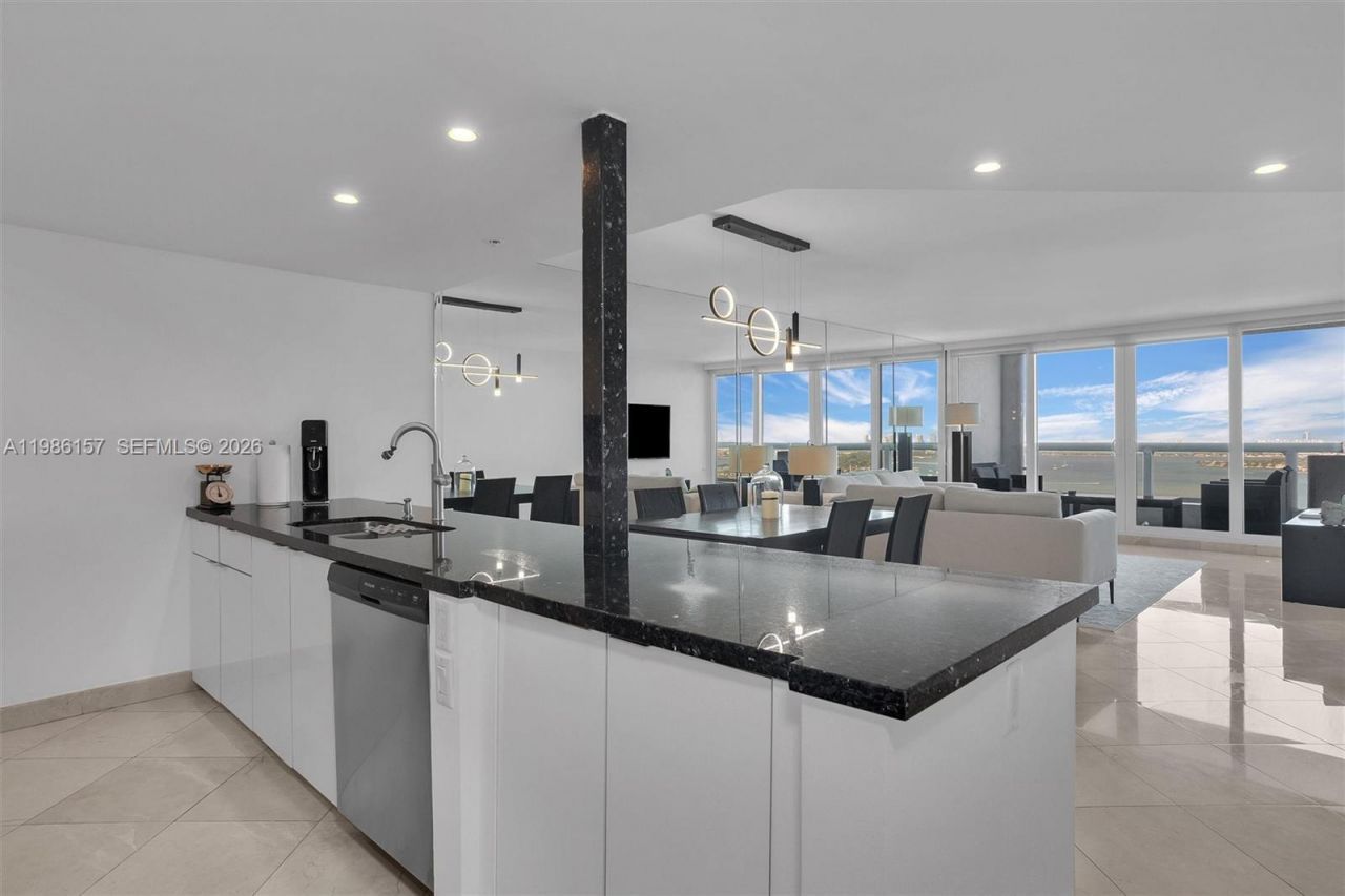 1717 N Bayshore Dr, Unit A-3332, Miami, FL 33132 Photo