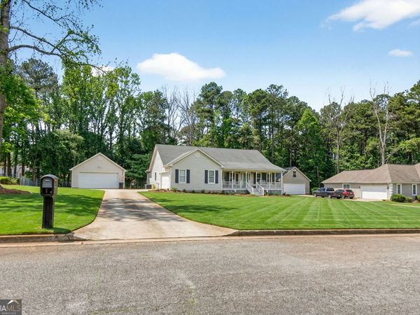 620 N Oakland Circle, Mcdonough, GA 30253