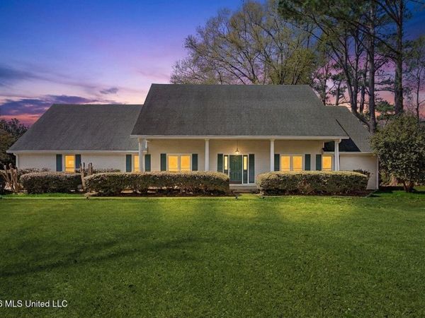 691 Green T, Hernando, MS 38632