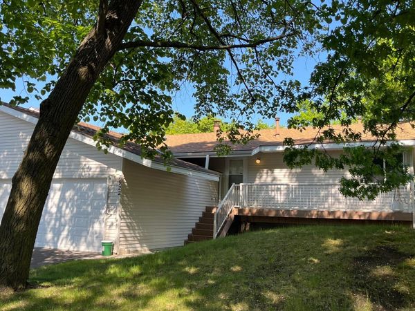 7922 Timber Lake Drive, Eden Prairie, MN 55347