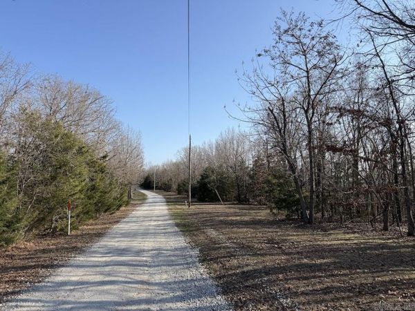 Pecks Drive N, Bergman, AR 72615