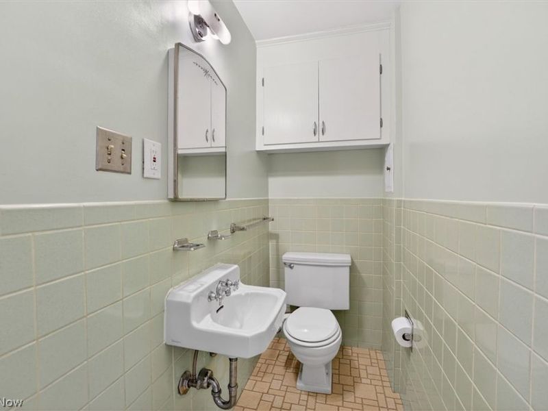 2416 Fenwood Road, University Heights, OH 44118 Photo 12