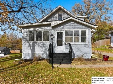 6460 Parker Street , Omaha, NE 68104
