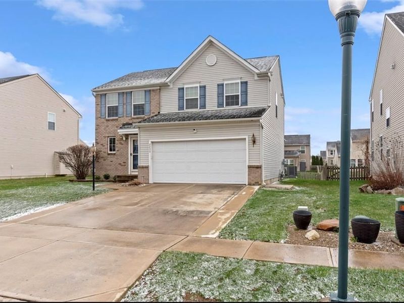 2230 Blazing Star Drive, Tipp City, OH 45371 Photo 2