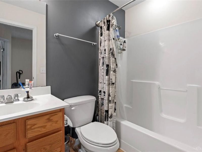 2230 Blazing Star Drive, Tipp City, OH 45371 Photo 24