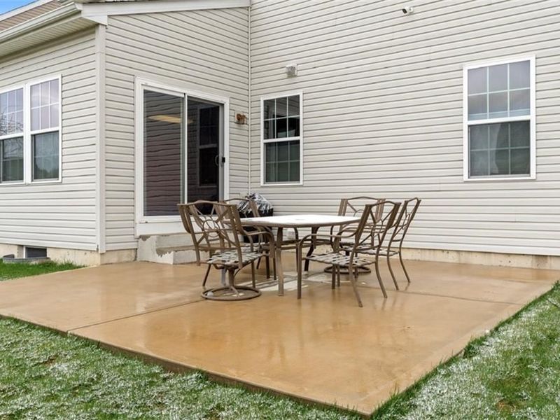 2230 Blazing Star Drive, Tipp City, OH 45371 Photo 5