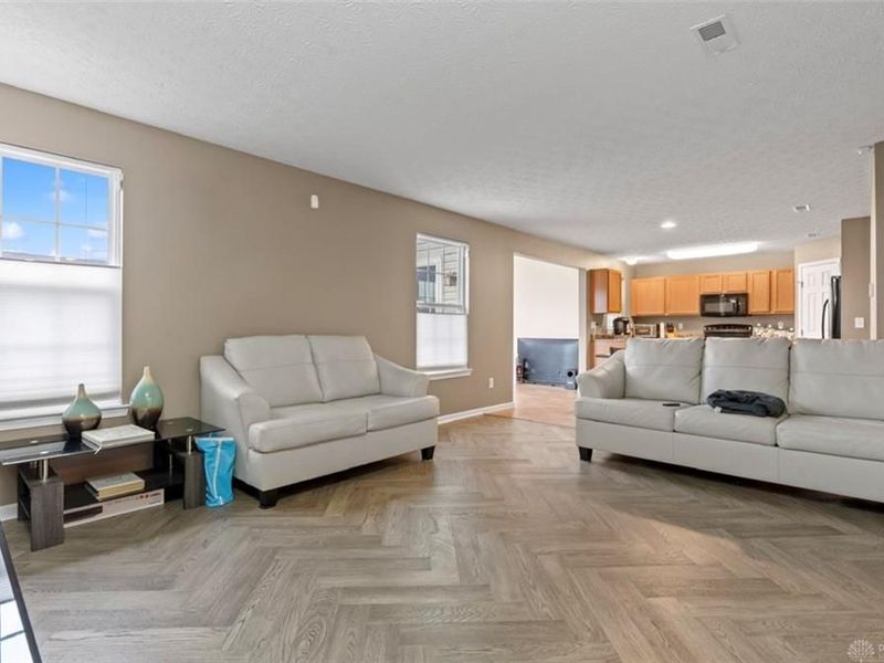 2230 Blazing Star Drive, Tipp City, OH 45371 Photo 8