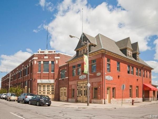 3434 RUSSELL Street, Detroit, MI 48207